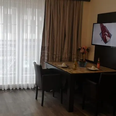 City Hotel
